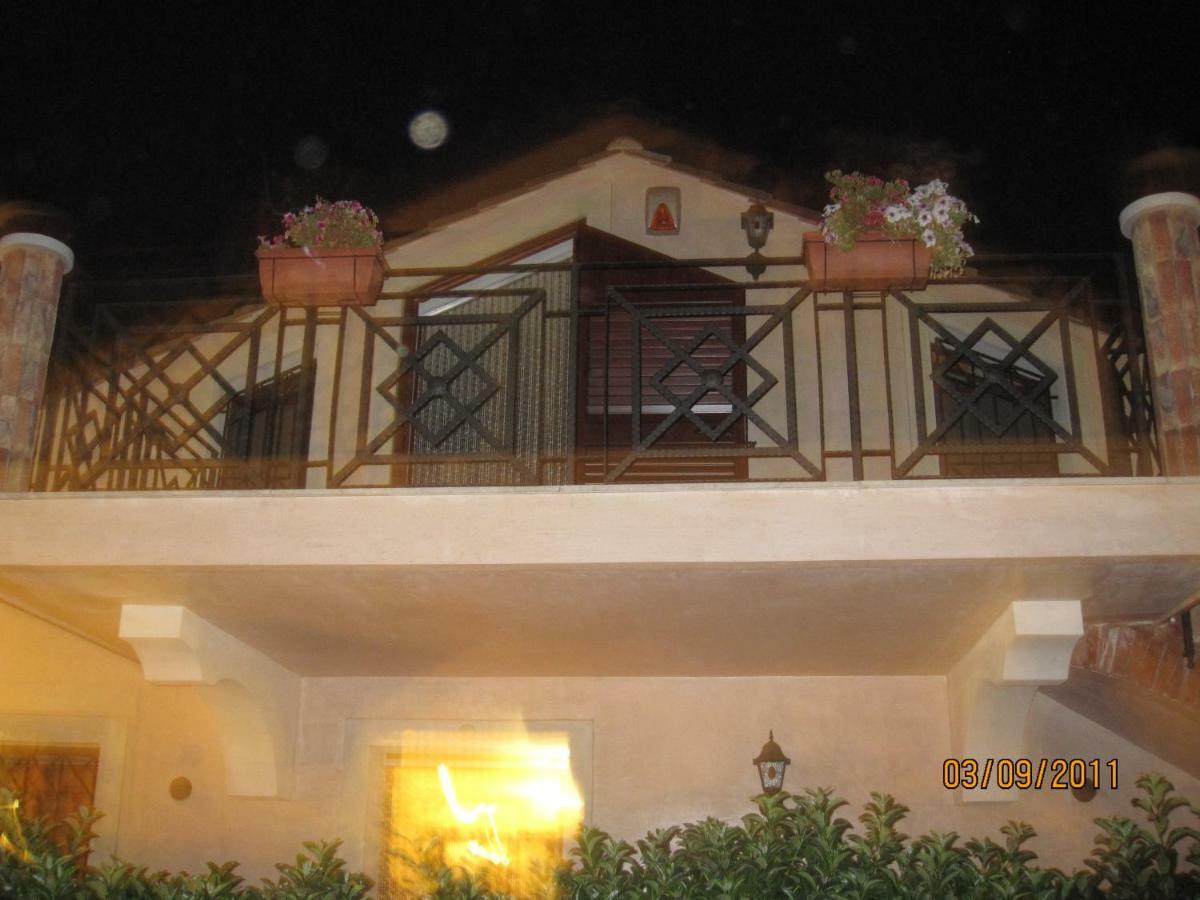 Villa Mare Azzurro à Campofelice Di Roccella Extérieur photo