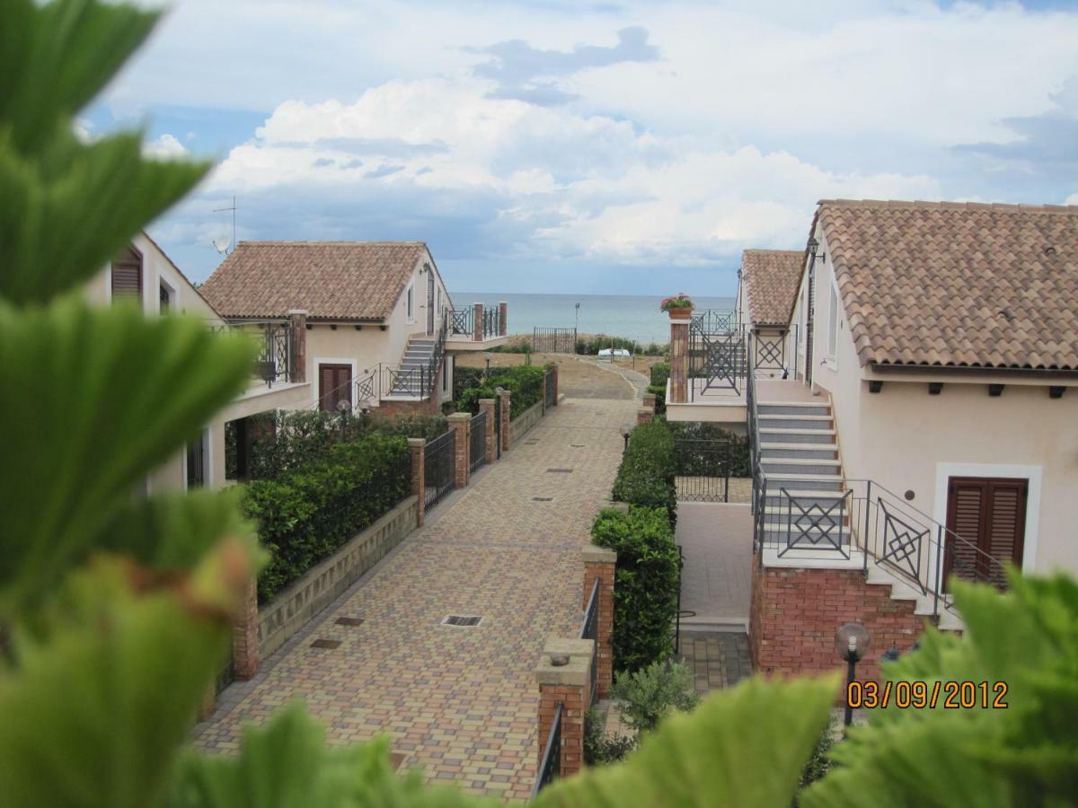 Villa Mare Azzurro à Campofelice Di Roccella Extérieur photo